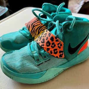Kids Nike Kyrie size 13 Shoes Sneakers Leopard Orange